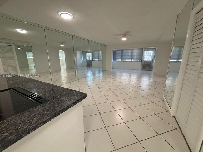 Foto del edificio - 215 SE 3rd Ave