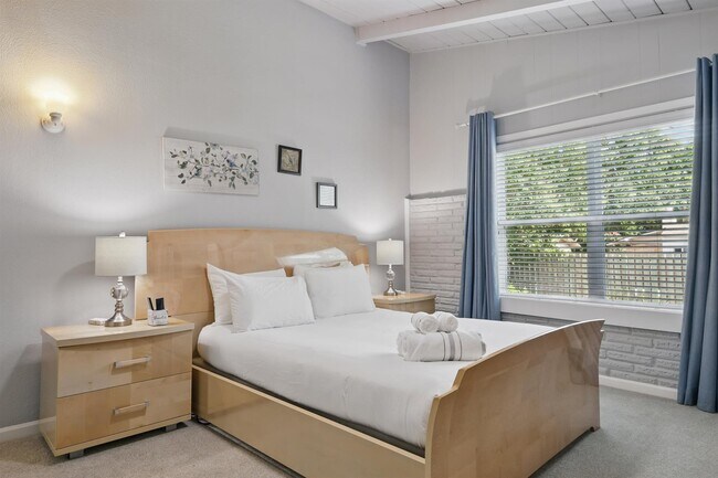 Foto del edificio - 743 Greenhaven Dr