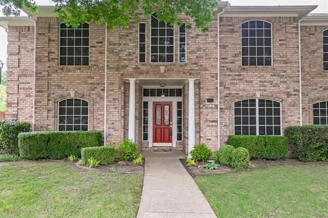 Building Photo - 805 Saratoga Dr