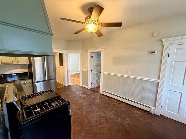 Foto del edificio - 324 Chelsea St