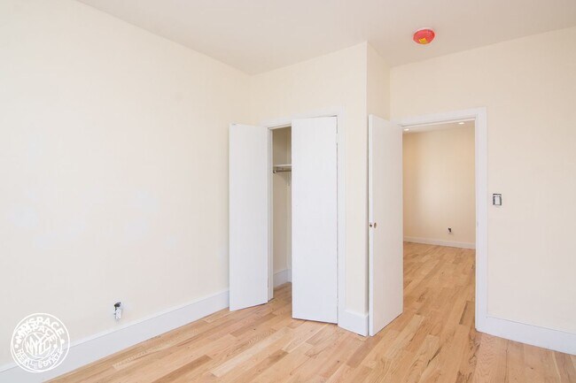 Building Photo - 1487 E 34th St