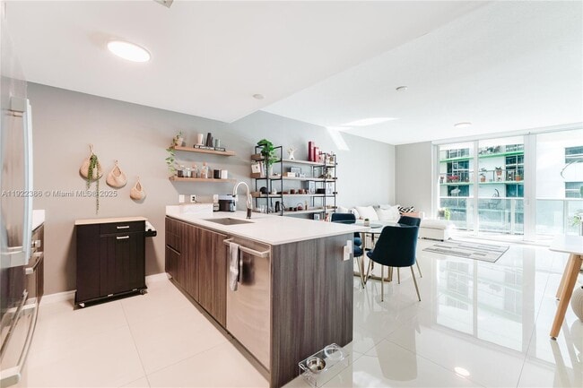 Foto del edificio - 488 NE 18th St