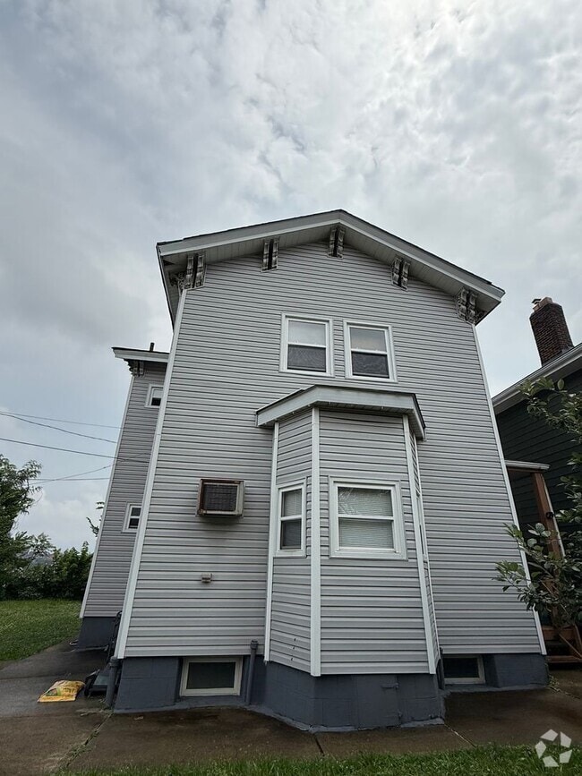 Building Photo - 2121 Eggers St