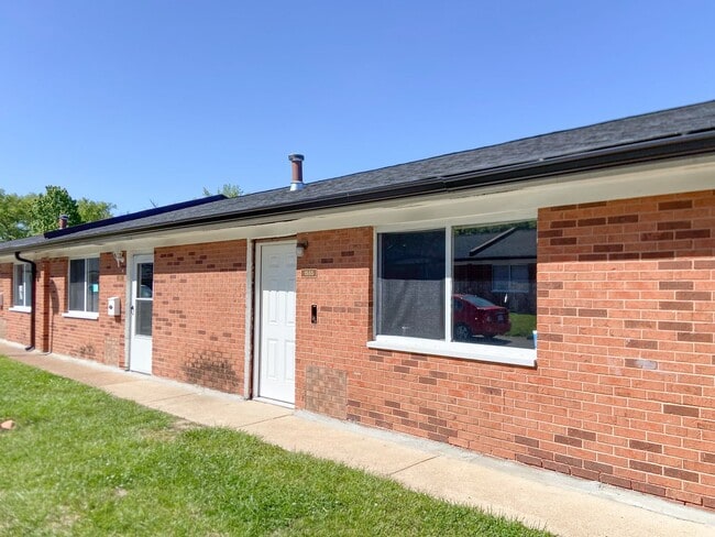 Building Photo - 1574-1574 Leonaire Ct