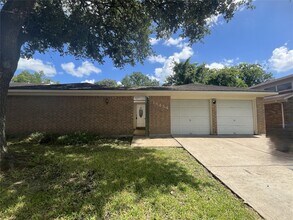 Building Photo - 16454 Hickory Knoll Dr