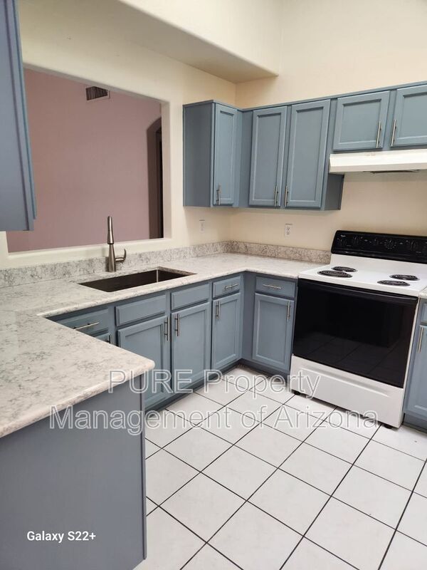 Building Photo - 13241 W Desert Ln