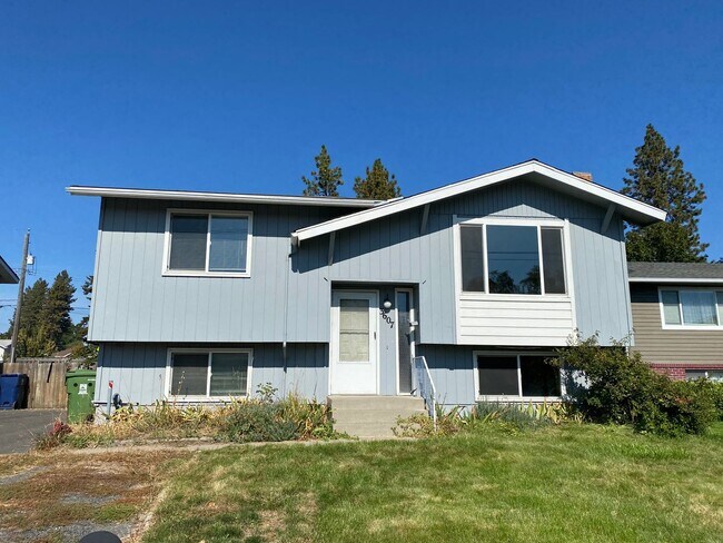Building Photo - South Hill - 4 Bedroom House!