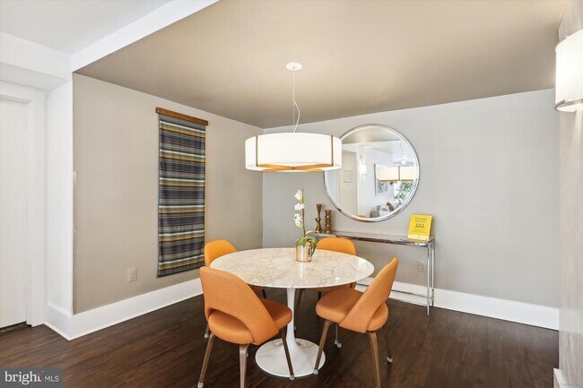 Foto del edificio - 4000 Tunlaw Rd NW