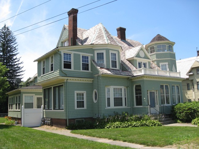 Building Photo - 380 Grove St