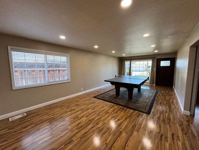 Building Photo - Granado Ave 3 Bedroom 2 Bath