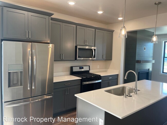 Building Photo - 3 br, 3.5 bath House - 1801 Saint George St