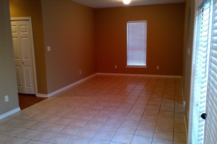 Interior Photo - 450-480 10th St