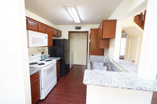 Foto del edificio - 8587 Sands Point Dr