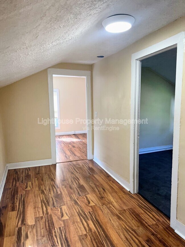 Foto del edificio - 219 E North St