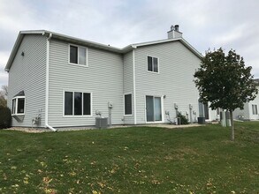 Building Photo - 1123 S Bridgeport Pl