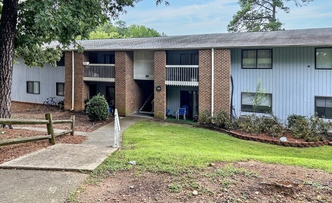 Building Photo - 1022 Sandlin Pl