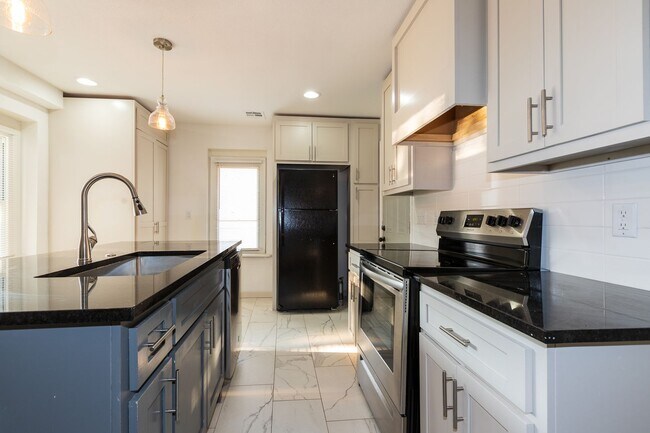 Foto del edificio - N Rosedale Ave Duplex
