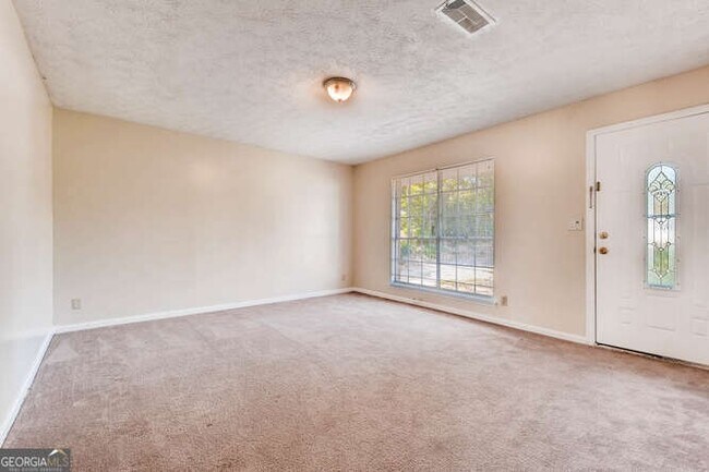 Foto del edificio - 2825 Peggy Sue Ln