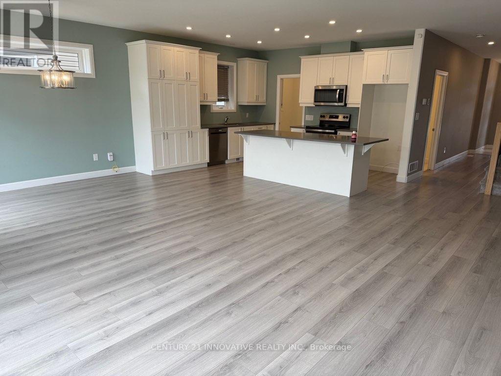 Building Photo - 16 Walden Pond Dr