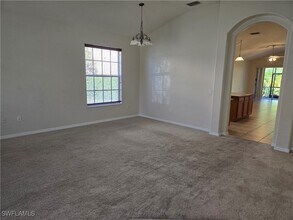 Building Photo - 2049 Fairmont Ln