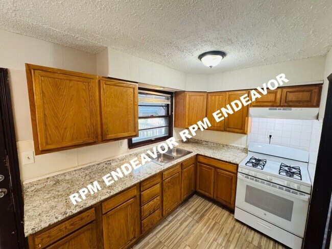Foto del edificio - 4 Bed | 2 Bath | Pet Friendly | Spacious ,Fenced in Yard!