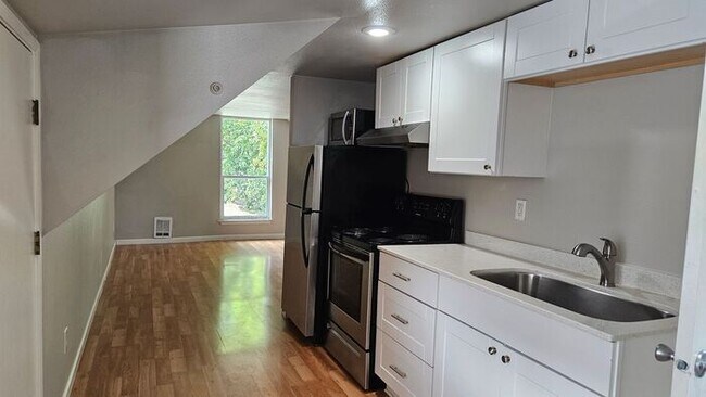 Foto del edificio - Super cute Duplex in heart of Tacoma (Uppe...