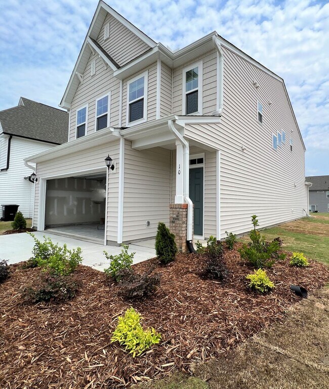 Foto del edificio - Coming Soon - Beautiful Home in Benson!