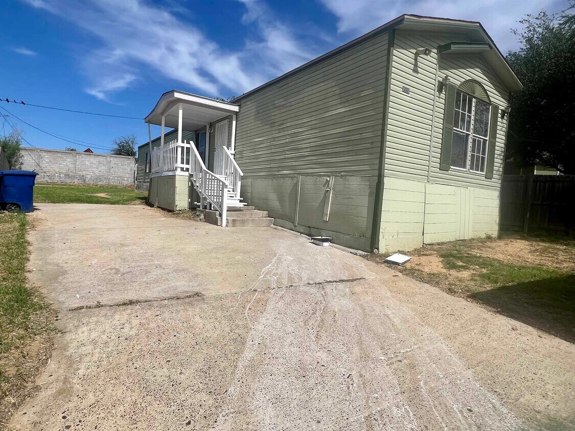 8508 Superior Dr, Laredo, TX 78045 House Rental in Laredo, TX