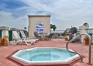 Rooftop Hot Tub - 1342 N Sierra Bonita Ave
