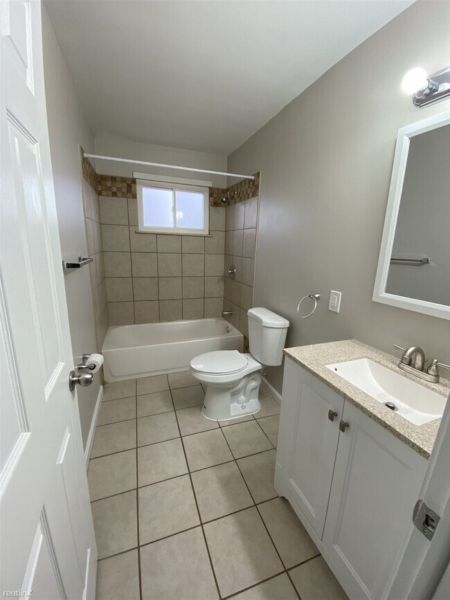 Building Photo - 3 br, 1 bath House - 16246 Lauren St