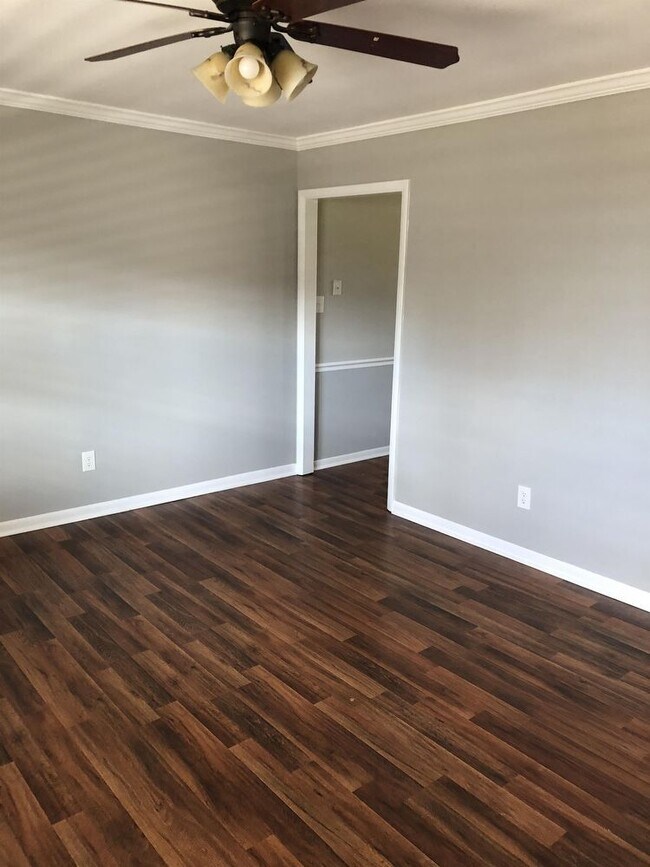 Building Photo - 11825 E Gateway Drive Apt D - 1
