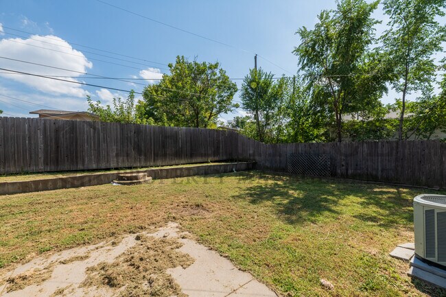 Building Photo - 840 Fabrique St