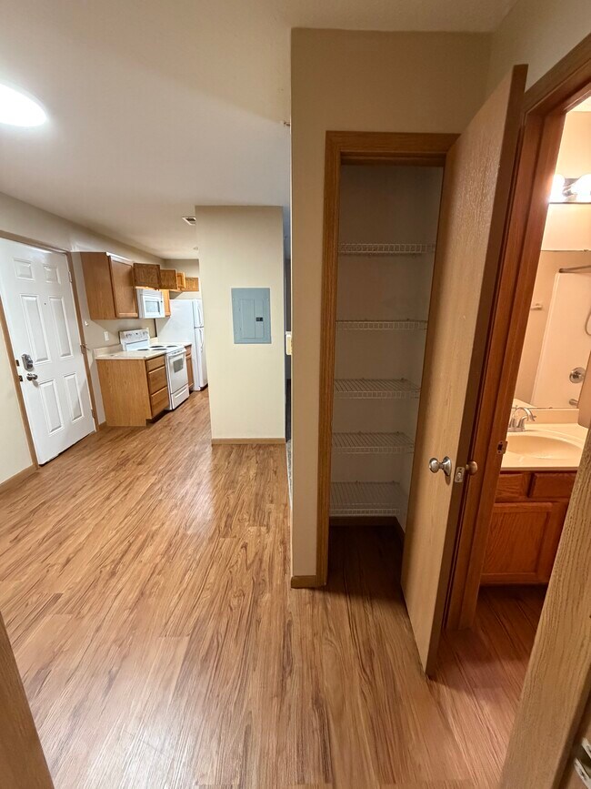 Foto del edificio - Pinehurst Apartments