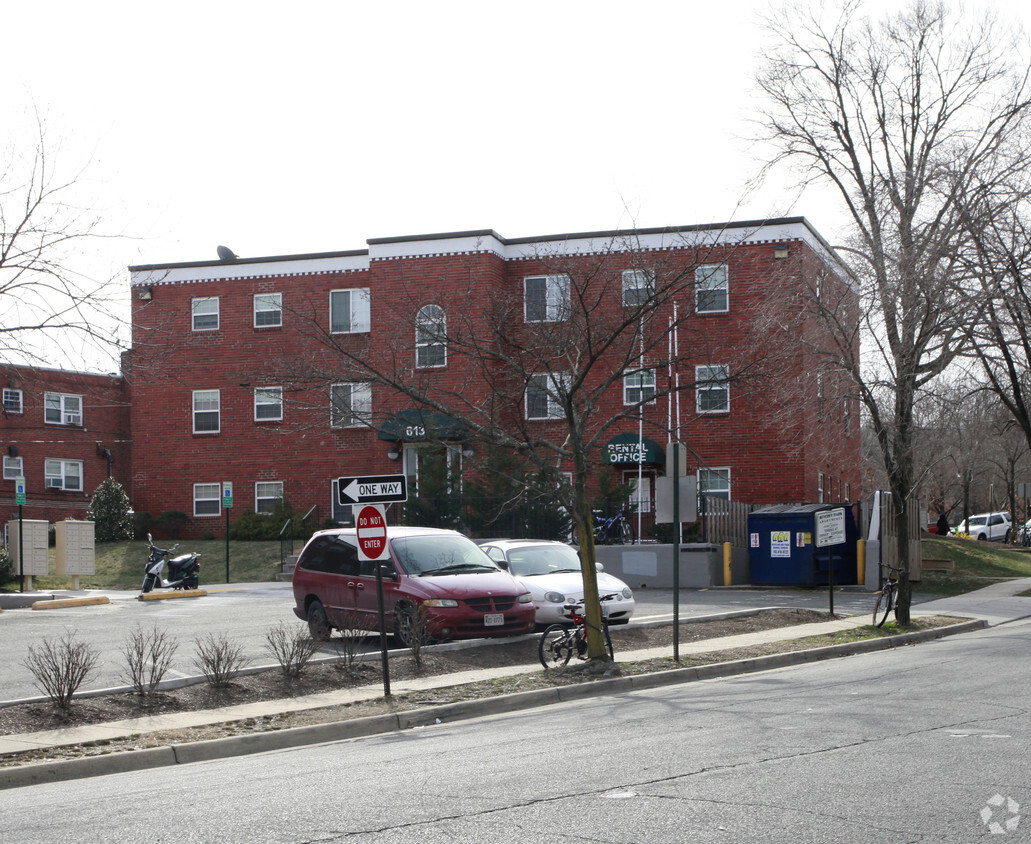 Building Photo - Beverly Park Apartments