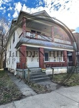 Building Photo - 620 S Center St