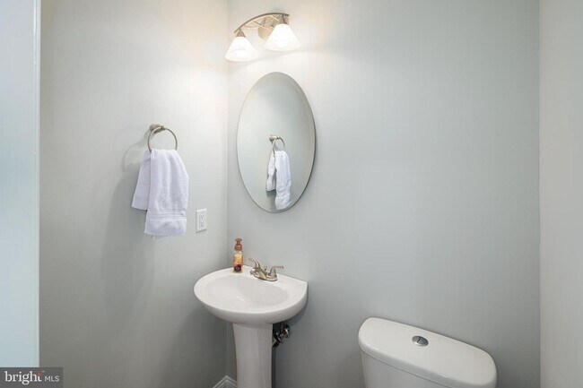Foto del edificio - 2649 Webster St