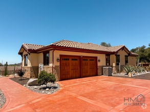 Building Photo - 13815 Woods Valley Ct