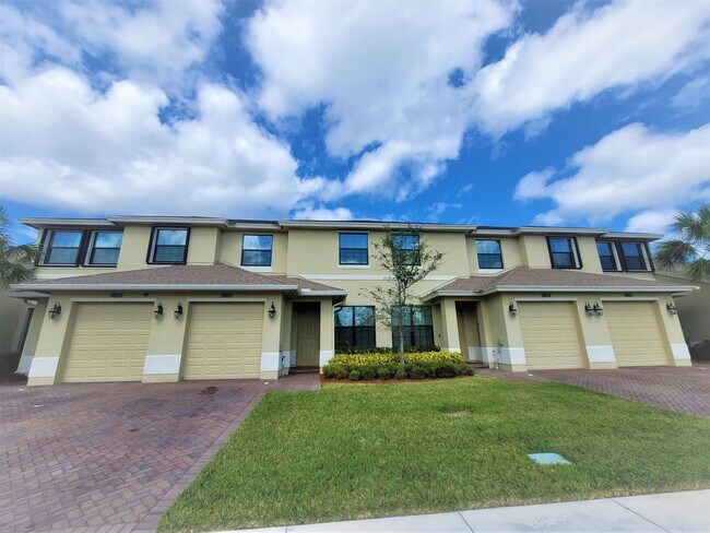 Foto del edificio - Real Estate and Property Management Compan...