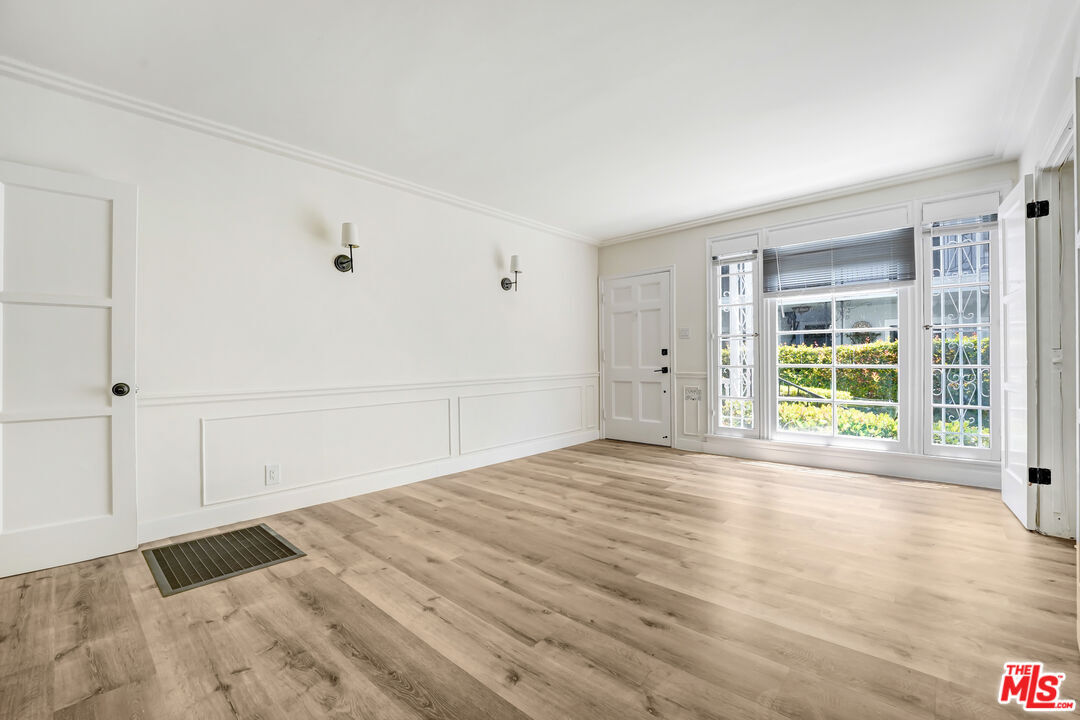 Foto principal - 308 S Reeves Dr