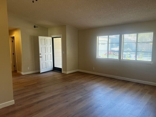 Building Photo - 133 Shadow Mountain Dr