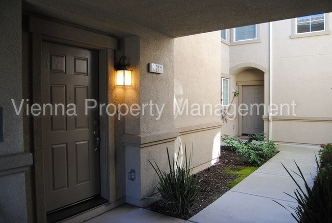Foto del edificio - 3301 N Park Dr