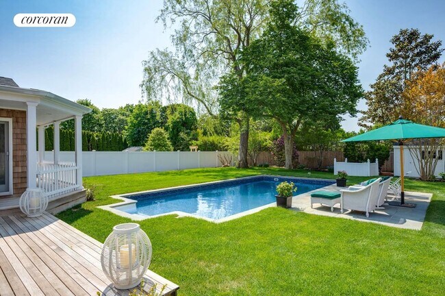 Building Photo - 222 White St