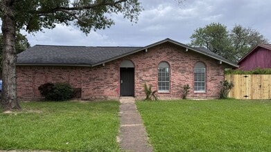 Building Photo - 9750 Guest St