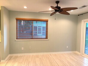 Building Photo - 857 Liriope Ln