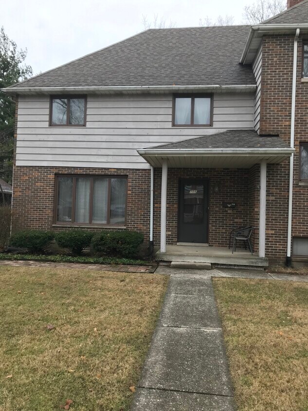 Entry: not shared with the apt. - 105 Garfield Ave
