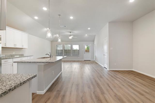 Building Photo - 409 Forsyth Dr