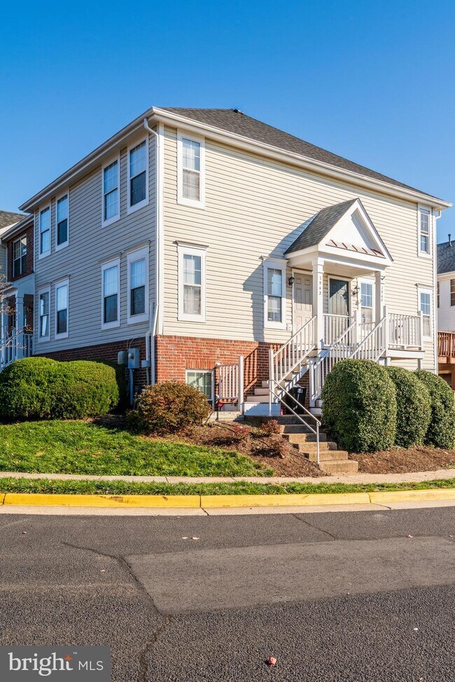 Building Photo - 7940 Calvary Ct