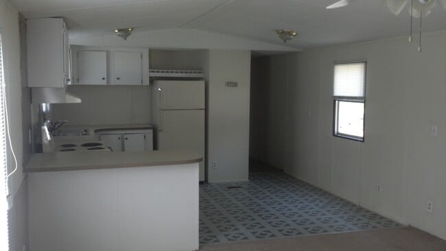 Building Photo - 134 Jordyn Ln