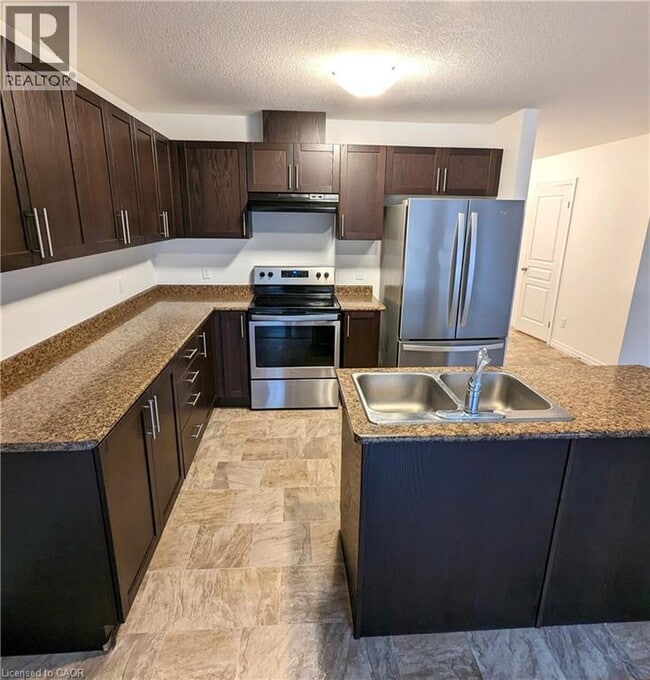 Building Photo - 54 Renfrew St