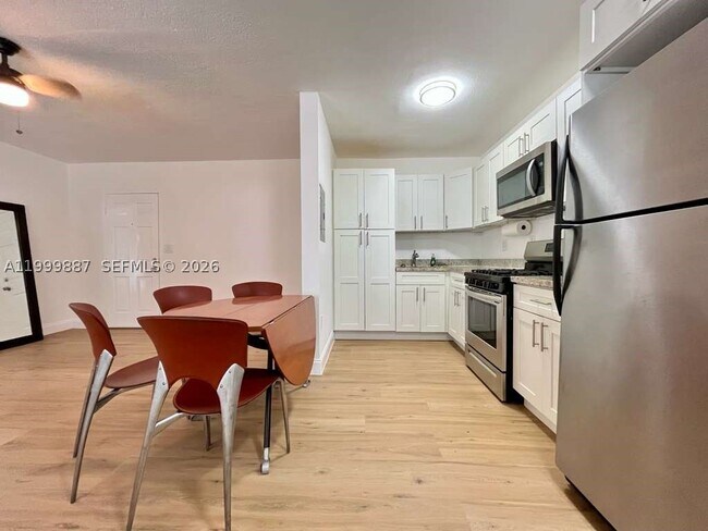 Foto del edificio - 7928 Harding Ave